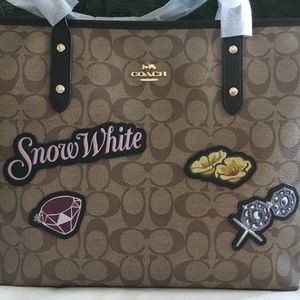 NWT Disney X Coach SNOW WHITE City Zip Large Tote